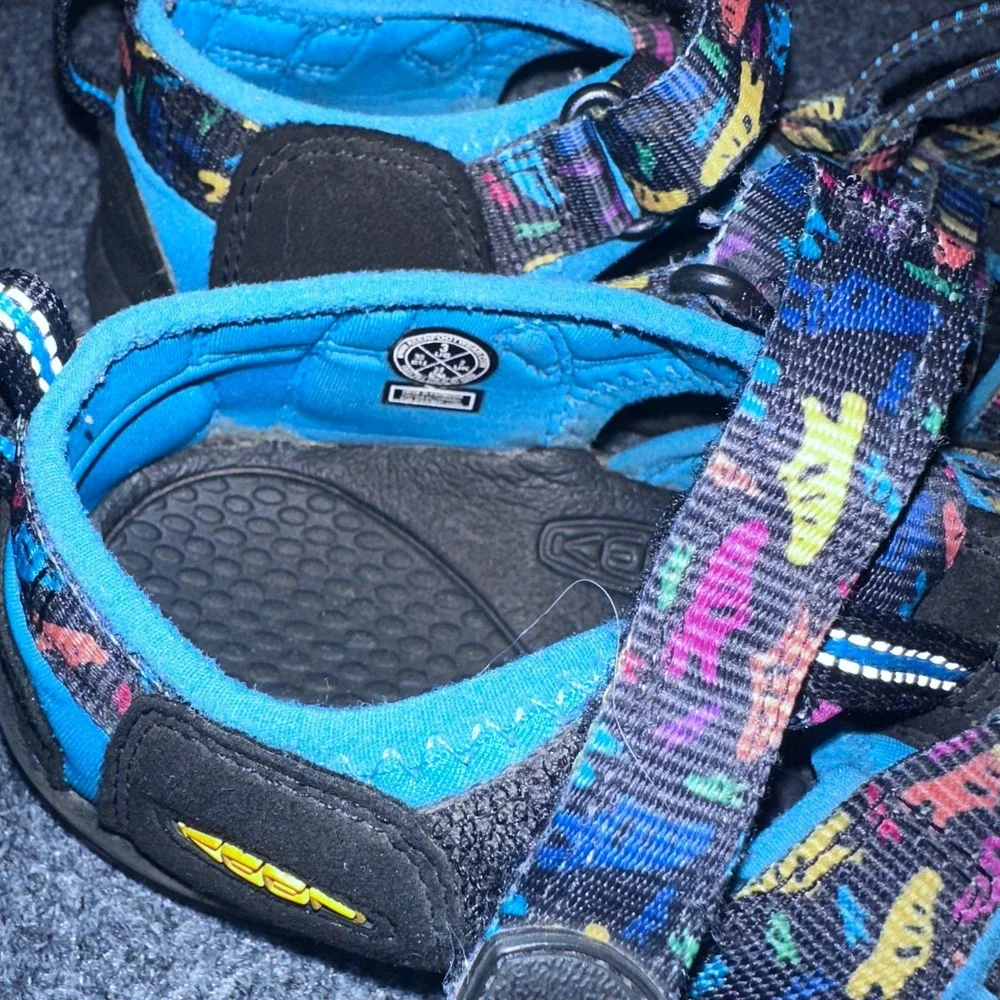 Keen Newport H2 Kids Shoes Size 3 Dinosaur Print‎ Blue Black Water Sandals